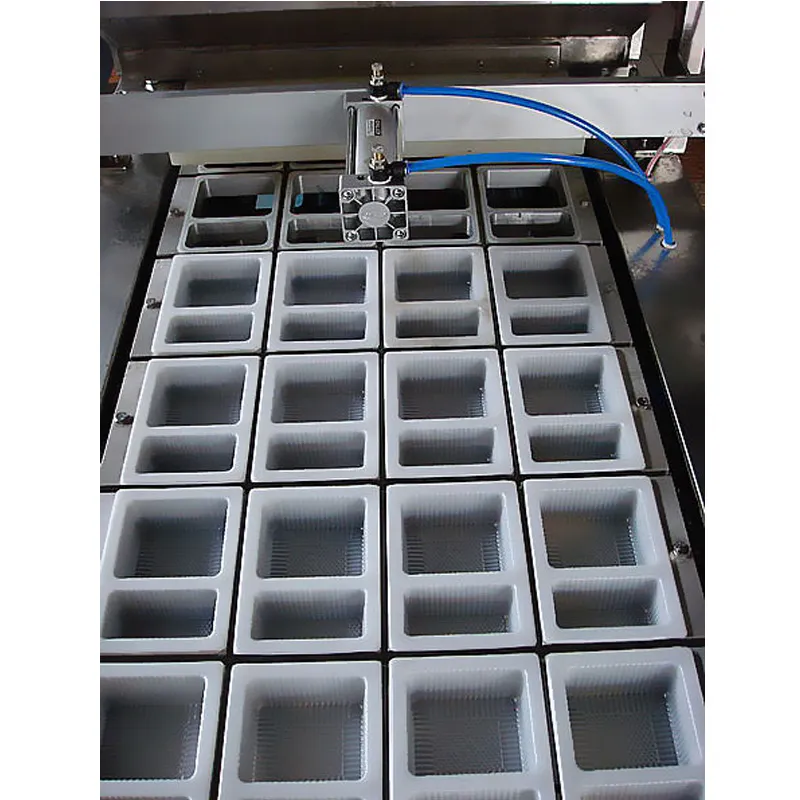 3600trays Per Hour Food with Tray Automatic Packing Machine Line