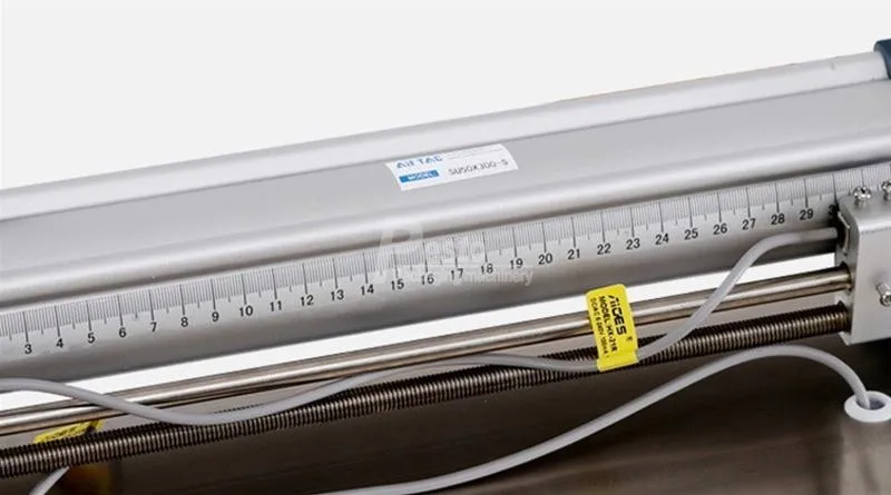 Factory Price Semi Auto Mixing Sauce Products and Oil Products Filling Machine