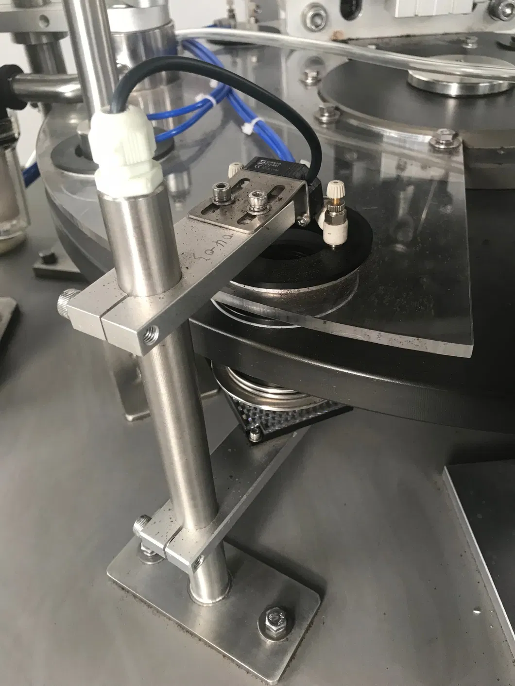 Skp-1n 2020 High Speed Good Quality New Type Rotary Coffee Capsule Filling Packing Machine for Nespresso K-Cup Lavazza Dolce Gusto