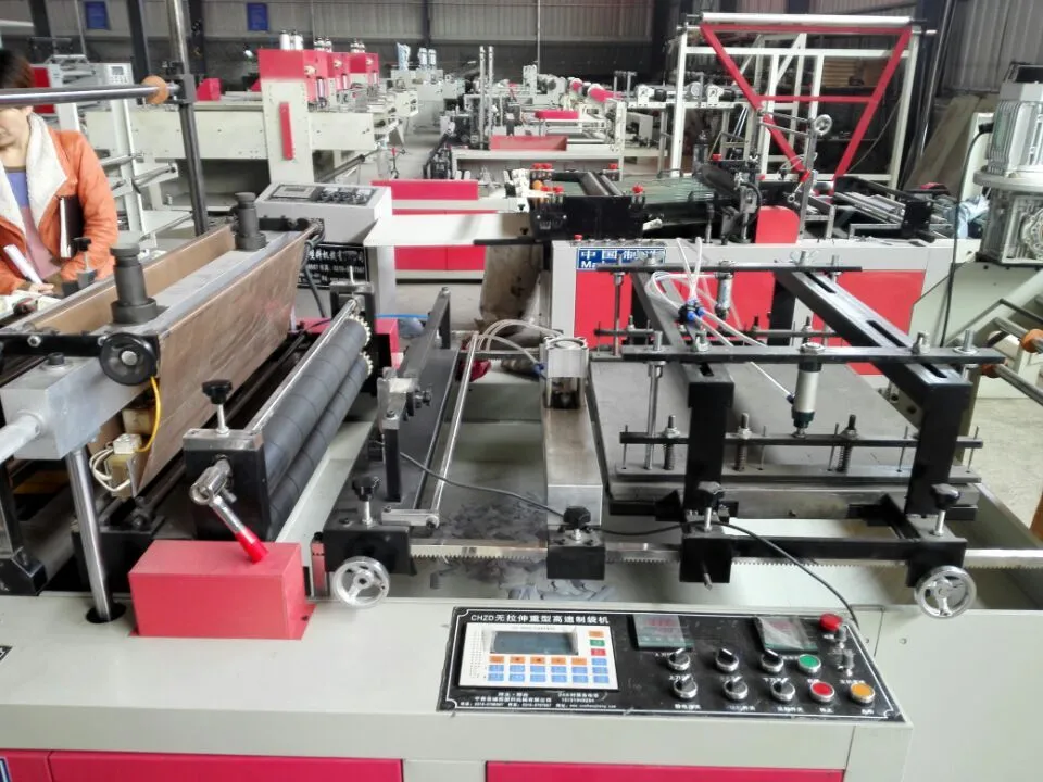 Taiwan Quality, High Speed, Hobbing Cutter Type Automatic Roll Bag Making Machine